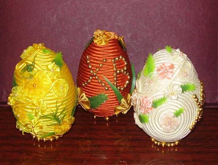 Pääsiäismuna - ideoita pääsiäismunien koristeluun sekä käsityöideoita munien muodossa eri toteutustekniikoissa