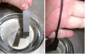 Το πιο σημαντικό πράγμα στην τέχνη του χαρτιού είναι να προμηθευτείτε πολύχρωμες χαρτοπετσέτες τριών στρωμάτων. Πρώτα απ 'όλα, πρέπει να προετοιμάσετε τα νήματα χαρτιού. Για να το κάνετε αυτό, κόψτε τις χαρτοπετσέτες σε λωρίδες ίσου πλάτους. Μετά από αυτό, βρέξτε απαλά κάθε λωρίδα σε νερό και τυλίξτε το σε ένα τουρνουά με τις παλάμες σας.