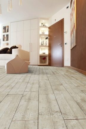 أوسيت البلاط في الداخل