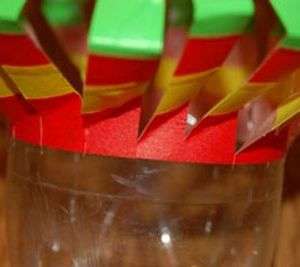 Sen jälkeen sinun on tehtävä 45 asteen mutkia viiltojen ylä- ja alaosiin, kun taas ne on suunnattava eri suuntiin.