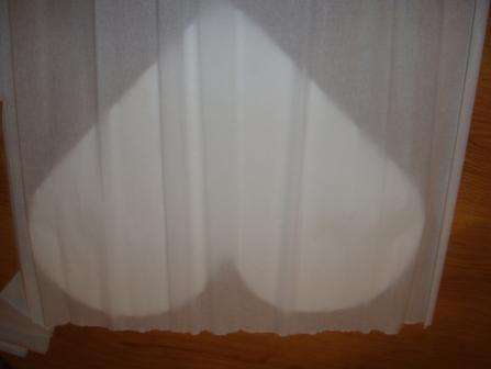 Forbered en skabelon på forhånd, så bunden viser sig at være jævn, og du kan lave de samme håndværk om nødvendigt.