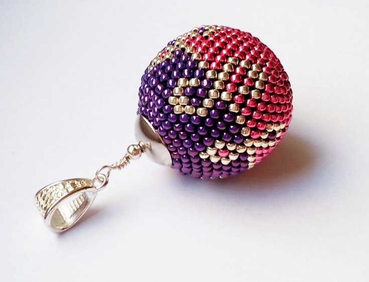 الحرف اليدوية من الخرز ذات المخططات: أمثلة للصور ومقاطع الفيديو - تعليمات ، وصف لصنع الحرف اليدوية من الخرز