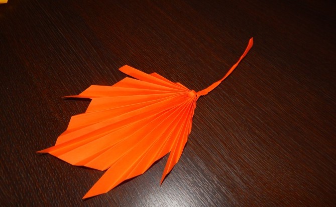 Käsityksiä lehdistä syksyn teemalla: uusia esineitä, vaiheittaisia ​​valokuvia, videoita