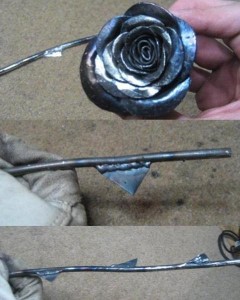 Συγκολλάμε το ροδάκινο στο στέλεχος του, το καθαρίζουμε προσεκτικά στις αρθρώσεις