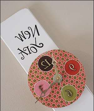 Môžete sa pokúsiť vytvoriť také hodiny z disku. Všetko závisí od vašej predstavivosti a zvoleného hodinového strojčeka.