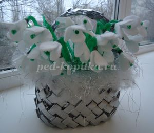 Φτιάχνοντας χιονονιφάδες από βαμβάκι