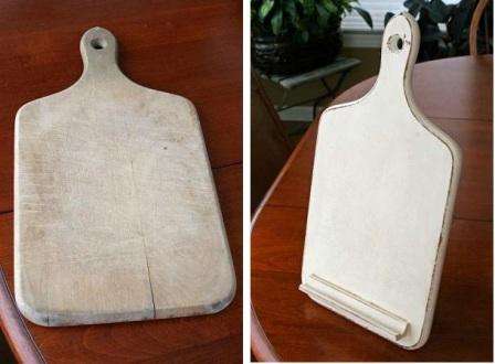 Vezmite drevenú soklovú lištu a prilepte ju na svoju dosku super lepidlom. Stojan môžete z dreva vystrihnúť tak, aby sa zmestil na váš tablet.