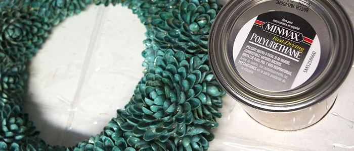 Πρωτοχρονιάτικες χειροτεχνίες από φιστίκια Αιγίνης Στεφάνι φιστίκι