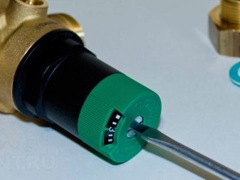 Regulátor tlaku vody vo vodovodnom systéme - typy, inštalácia