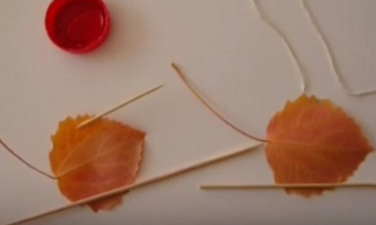 Hammastikku jättää liimaa