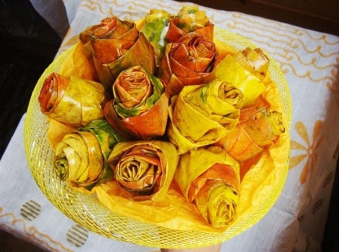 Tee-se-itse-vaahteranlehti ruusuja askel askeleelta valokuvalla aloittelijoille