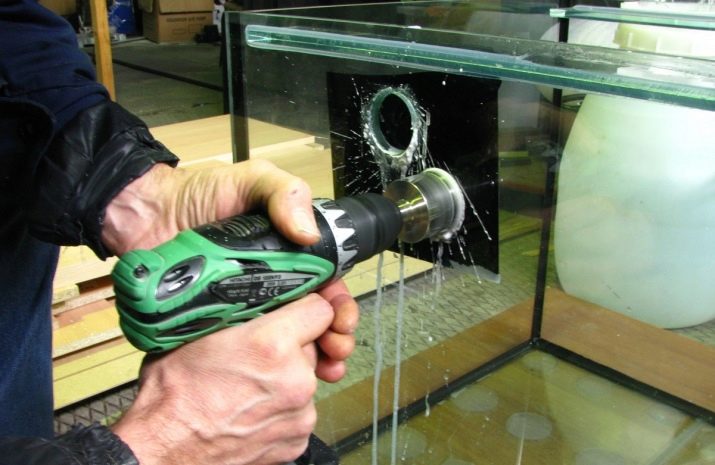 Kotitekoiset akvaariot-kaikkien saatavilla: tee-se-itse-akvaario kotona: kuinka tehdä lasia, kuinka liimata, video