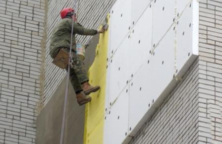 Etapy omietania povrchu peny alebo peny