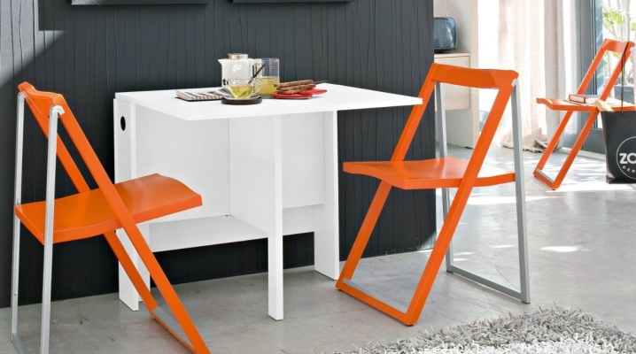 Сгъваеми столове за кухнята