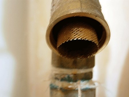 Svagt vandtryk i lejligheden - hvad man skal gøre: hvordan man øger trykket i vandforsyningen