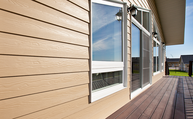 Moderni sivuraide on käytännöllinen ratkaisu julkisivun koristeluun