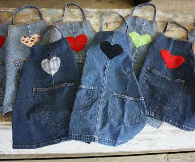 Käsityöläisille, joilla on hyvät leikkaus- ja ompelutaidot, suosittelemme yrittämään ommella liivi vanhoista farkkuista. Jotta tuotteesta tulisi kaunis, sinun on työskenneltävä vähän.