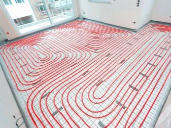 Tee-se-itse-lämmin vesilattia talon kaasukattilasta: kaaviot, laskelmat ja vaiheittainen asennus