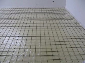 Tee-se-itse-lämmin vesilattia talon kaasukattilasta: kaaviot, laskelmat ja vaiheittainen asennus