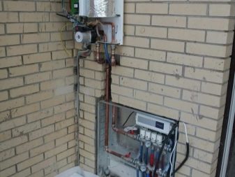 Tee-se-itse-lämmin vesilattia talon kaasukattilasta: kaaviot, laskelmat ja vaiheittainen asennus