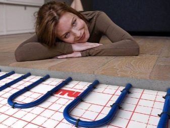 Tee-se-itse-lämmin vesilattia talon kaasukattilasta: kaaviot, laskelmat ja vaiheittainen asennus