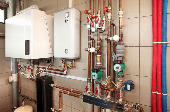 Näkymä modernista kattilahuoneesta