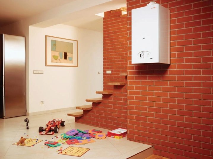 Tee-se-itse-lämmin vesilattia talon kaasukattilasta: kaaviot, laskelmat ja vaiheittainen asennus