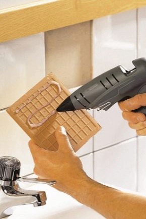 اللاصق المذاب بالحرارة: ما هو وكيف يتم التعامل معه؟