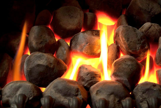 Ako a čím vykurovať stan v zime a na jeseň na rybačke bez výparov