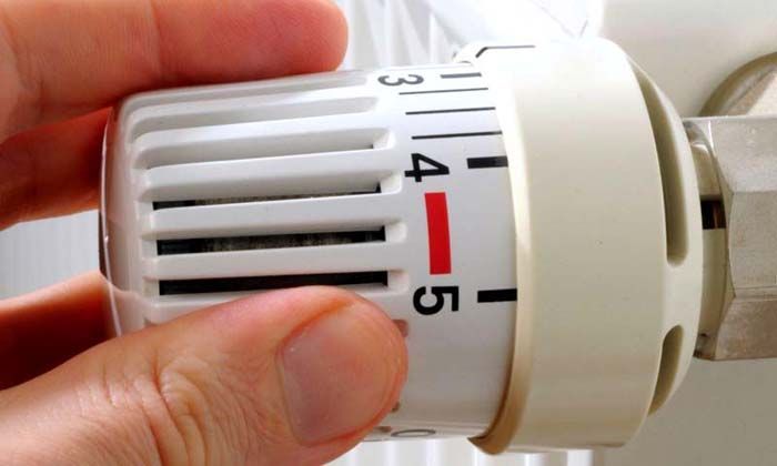 Termostat namontovaný na radiátore