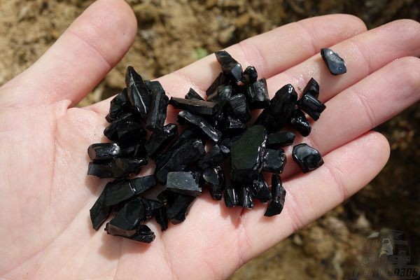 يبدو وكأنه عرض - مكون الأسمنت للفحم