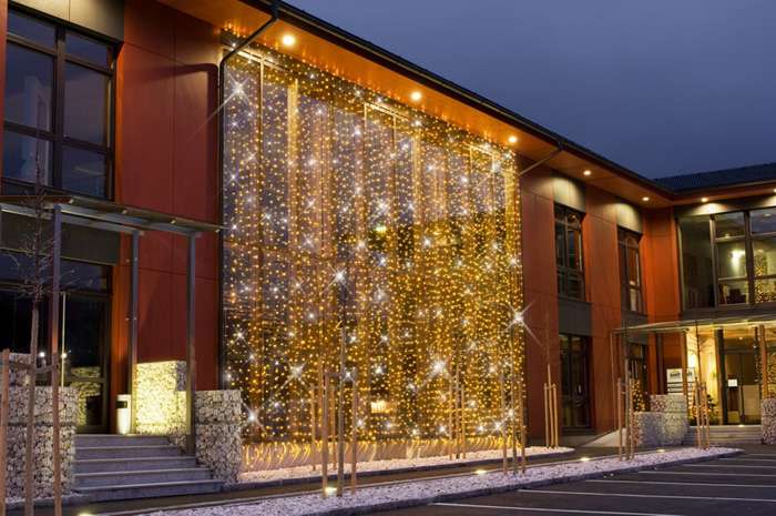 koristele toimiston julkisivu uudelle vuodelle