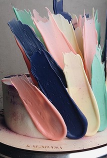 Dekorer kager på forskellige måder: praktiske tips til nybegyndere kokke