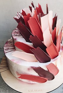 Dekorer kager på forskellige måder: praktiske tips til nybegyndere kokke