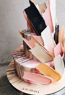 Dekorer kager på forskellige måder: praktiske tips til nybegyndere kokke