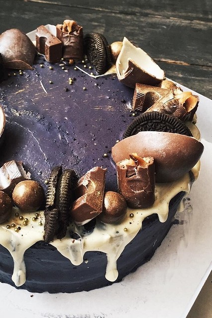 Dekorer kager på forskellige måder: praktiske tips til nybegyndere kokke