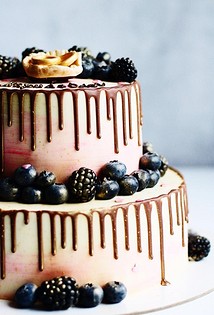 Dekorer kager på forskellige måder: praktiske tips til nybegyndere kokke