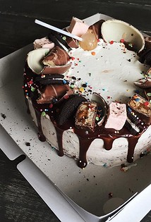 Dekorer kager på forskellige måder: praktiske tips til nybegyndere kokke