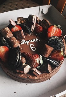 Dekorer kager på forskellige måder: praktiske tips til nybegyndere kokke