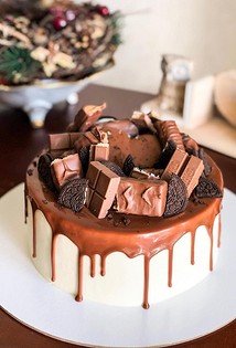 Dekorer kager på forskellige måder: praktiske tips til nybegyndere kokke