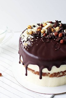 Dekorer kager på forskellige måder: praktiske tips til nybegyndere konditorer