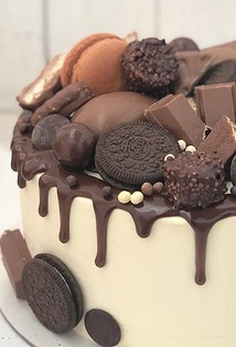 Dekorer kager på forskellige måder: praktiske tips til nybegyndere kokke