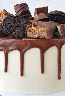 Dekorer kager på forskellige måder: praktiske tips til nybegyndere kokke