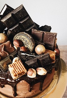 Dekorer kager på forskellige måder: praktiske tips til nybegyndere kokke