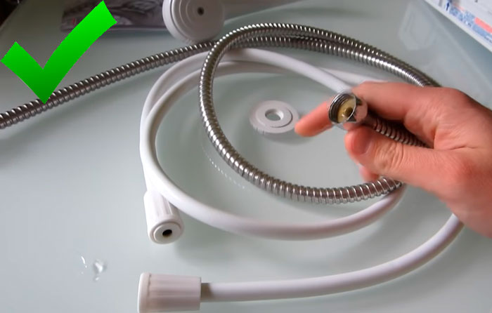 η μεταλλική αυλάκωση για στιγμιαίο θερμοσίφωνα είναι καλύτερη από την πλαστική επένδυση