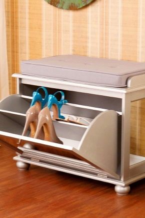 Избор на табуретка в коридора с кутия за обувки