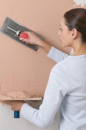 Подравнете стените под тапета