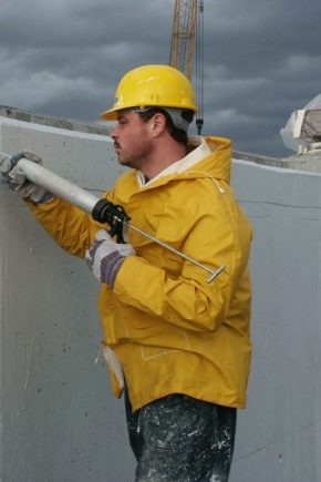 Затворен професионален пистолет за уплътнители: плюсове и минуси