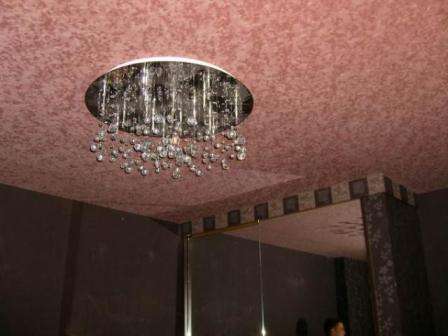 Το πλεονέκτημα της χειροποίητης υγρής ταπετσαρίας, λαμβάνοντας υπόψη τις αναλογίες, είναι ότι μπορεί να ανακυκλωθεί ξανά.